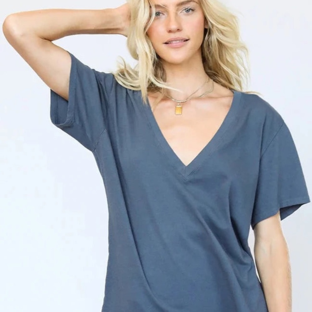 Like new. perfectWhitetee ZZ Boyfriend Deep V-Neck Oversized size S- Dark Blue
